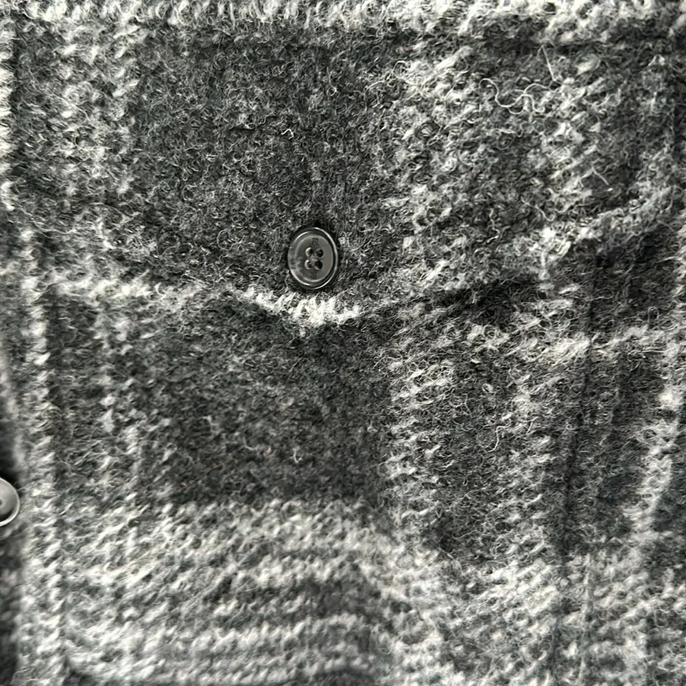 Gorgeous Banana Republic black and white Shacket size medium. Never worn - Picture 4 of 5
